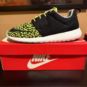 Nike Roshe Run FB